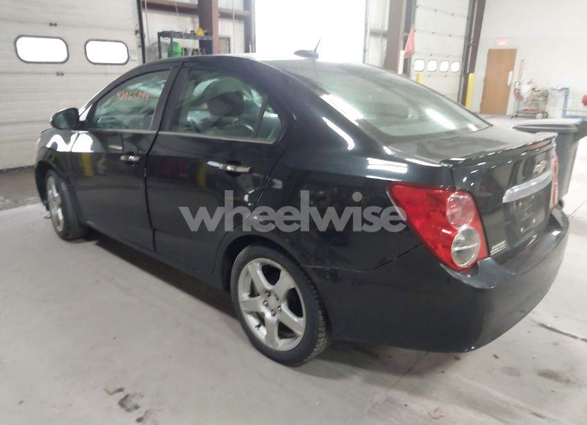 Photo 3 of 2015 Chevrolet Sonic LTZ AUTO (VIN 1G1JE5SB7F4144348)