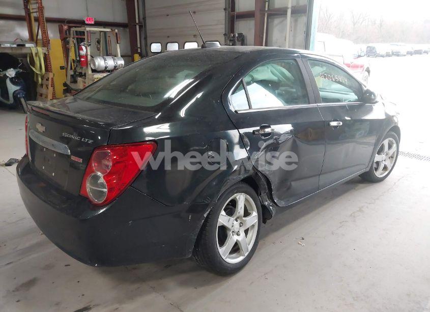 Photo 4 of 2015 Chevrolet Sonic LTZ AUTO (VIN 1G1JE5SB7F4144348)