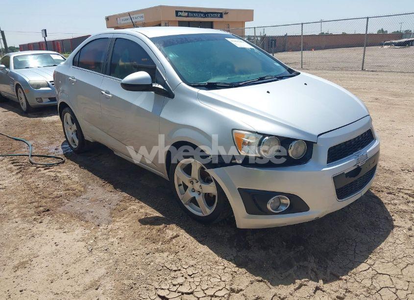 2015 Chevrolet Sonic LTZ AUTO (VIN 1G1JE5SB7F4187636) main photo