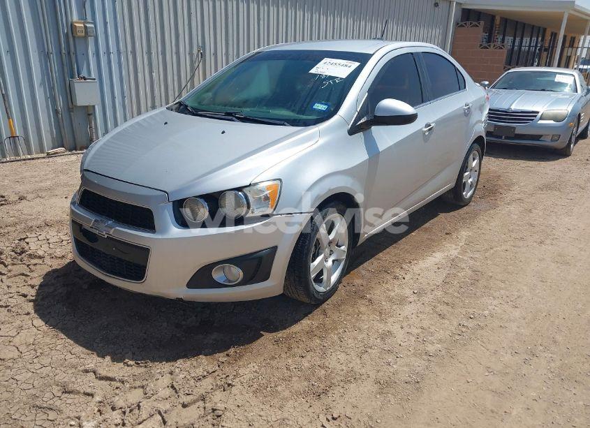Photo 2 of 2015 Chevrolet Sonic LTZ AUTO (VIN 1G1JE5SB7F4187636)
