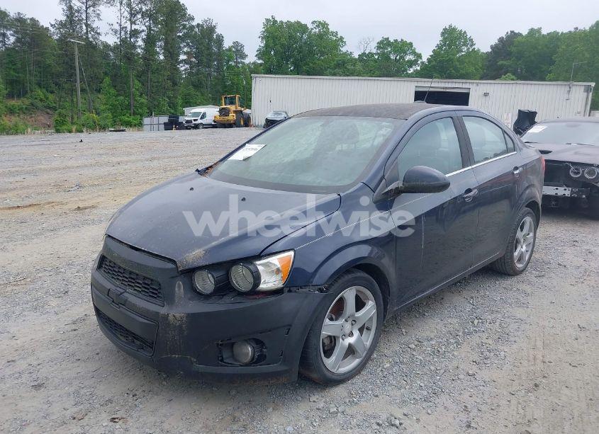Photo 2 of 2016 Chevrolet Sonic LTZ AUTO (VIN 1G1JE5SB7G4156694)
