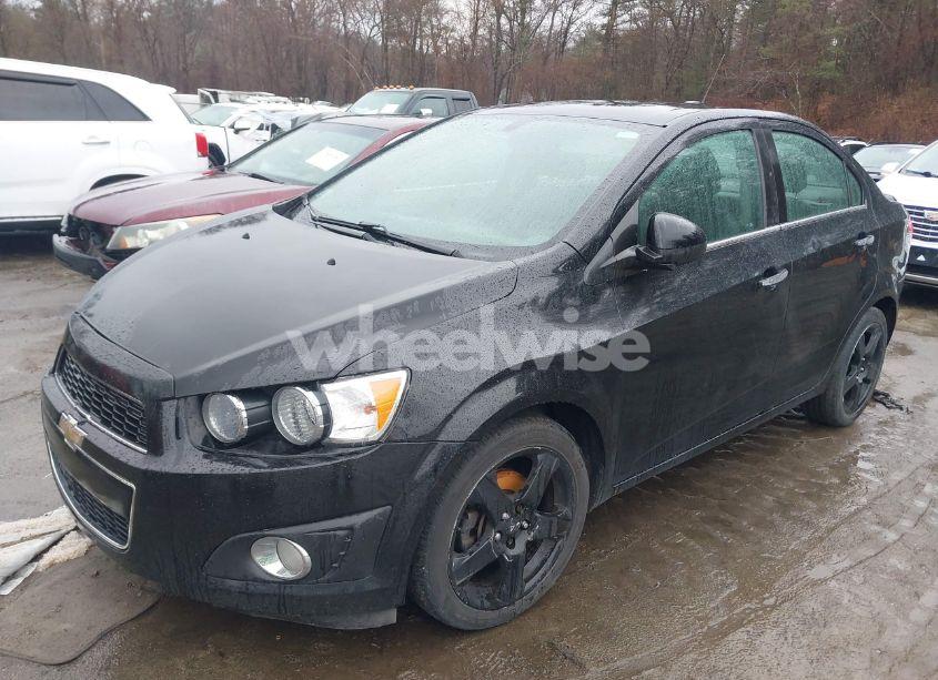 Photo 2 of 2016 Chevrolet Sonic LTZ AUTO (VIN 1G1JE5SB8G4143596)