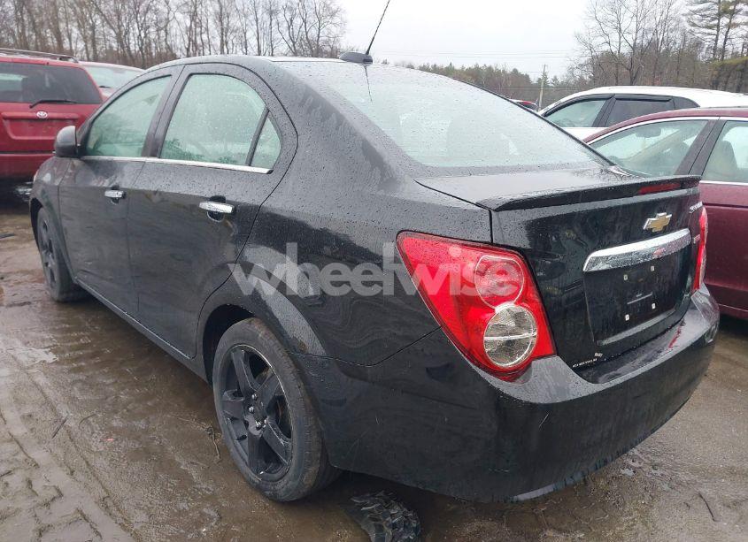 Photo 3 of 2016 Chevrolet Sonic LTZ AUTO (VIN 1G1JE5SB8G4143596)