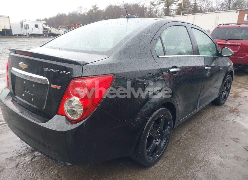 Photo 4 of 2016 Chevrolet Sonic LTZ AUTO (VIN 1G1JE5SB8G4143596)