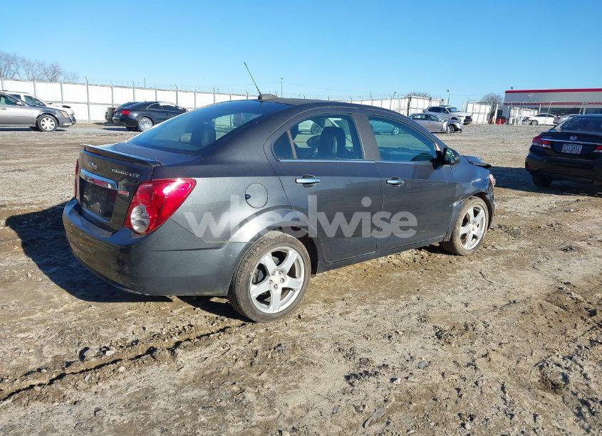 Photo 4 of 2016 Chevrolet Sonic LTZ AUTO (VIN 1G1JE5SB8G4151889)