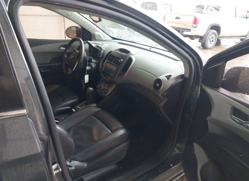 Photo 5 of 2016 Chevrolet Sonic LTZ AUTO (VIN 1G1JE5SB9G4140710)