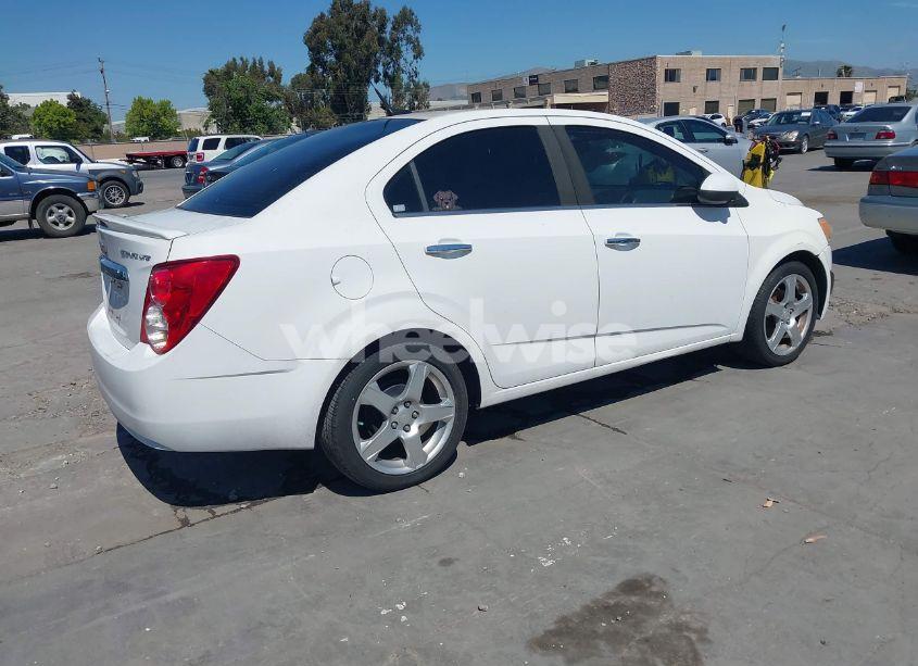 Photo 4 of 2013 Chevrolet Sonic LTZ AUTO (VIN 1G1JE5SG1D4168248)