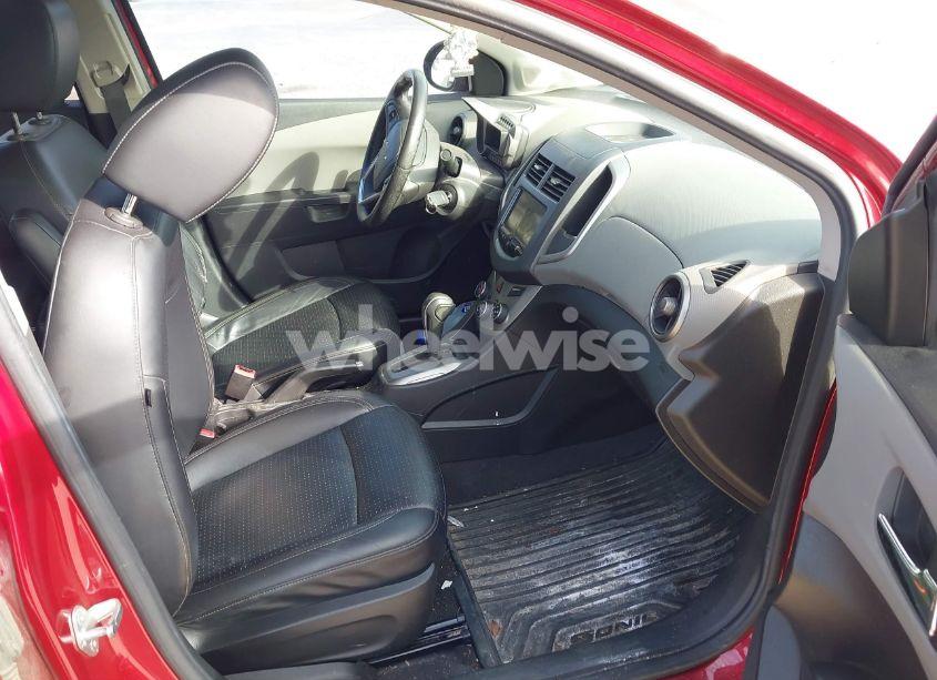 Photo 5 of 2013 Chevrolet Sonic LTZ AUTO (VIN 1G1JE5SH0D4146847)