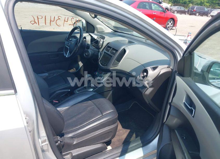 Photo 5 of 2013 Chevrolet Sonic LTZ AUTO (VIN 1G1JE5SH6D4173728)