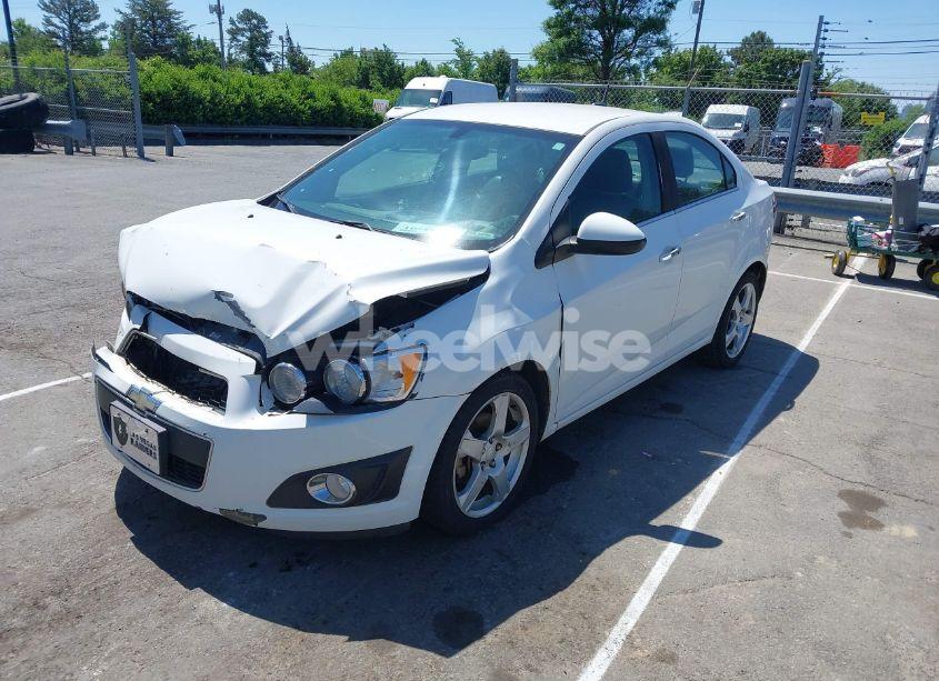 Photo 2 of 2014 Chevrolet Sonic LTZ AUTO (VIN 1G1JE5SH9E4113444)