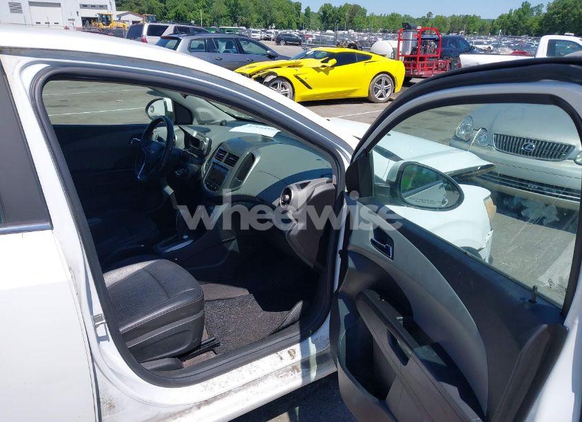 Photo 5 of 2014 Chevrolet Sonic LTZ AUTO (VIN 1G1JE5SH9E4113444)