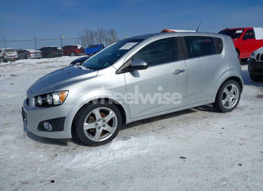 Photo 2 of 2014 Chevrolet Sonic LTZ AUTO (VIN 1G1JE6SB0E4189670)