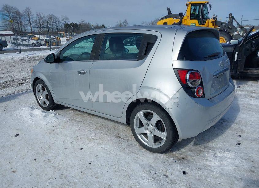 Photo 3 of 2014 Chevrolet Sonic LTZ AUTO (VIN 1G1JE6SB0E4189670)
