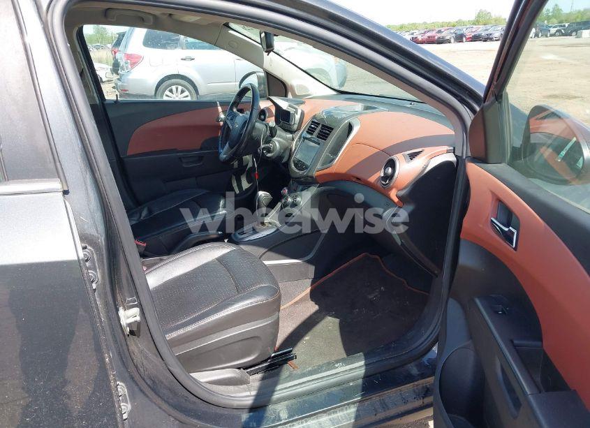 Photo 5 of 2015 Chevrolet Sonic LTZ AUTO (VIN 1G1JE6SB0F4108457)