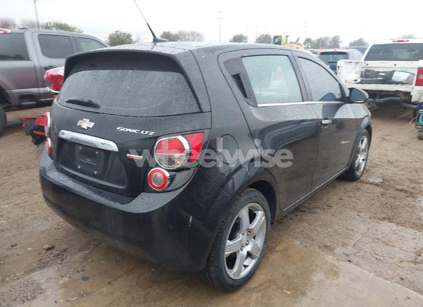 Photo 4 of 2013 Chevrolet Sonic LTZ AUTO (VIN 1G1JE6SB2D4221744)