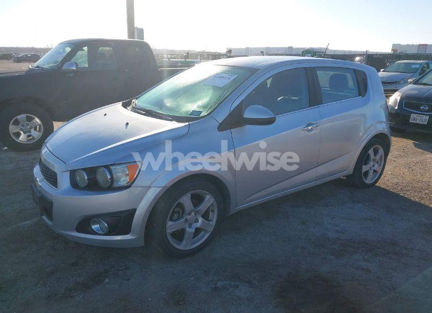 Photo 2 of 2015 Chevrolet Sonic LTZ AUTO (VIN 1G1JE6SB3F4101342)