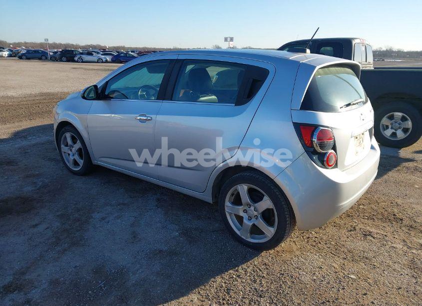 Photo 3 of 2015 Chevrolet Sonic LTZ AUTO (VIN 1G1JE6SB3F4101342)