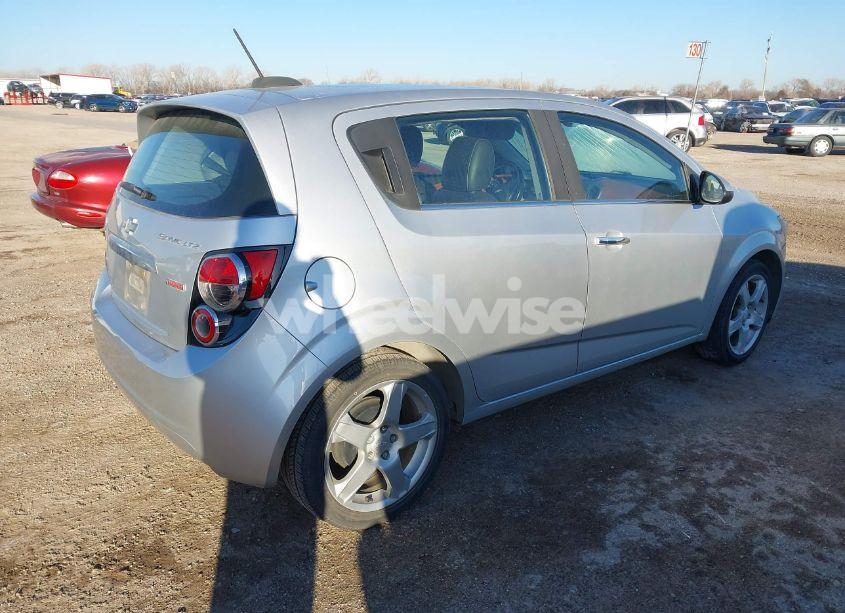 Photo 4 of 2015 Chevrolet Sonic LTZ AUTO (VIN 1G1JE6SB3F4101342)