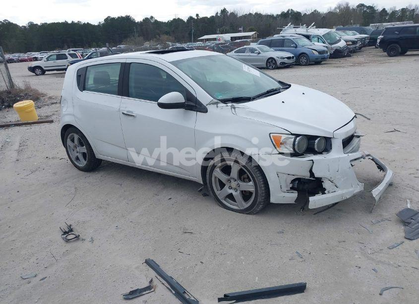 2015 Chevrolet Sonic LTZ AUTO (VIN 1G1JE6SB3F4216796) main photo