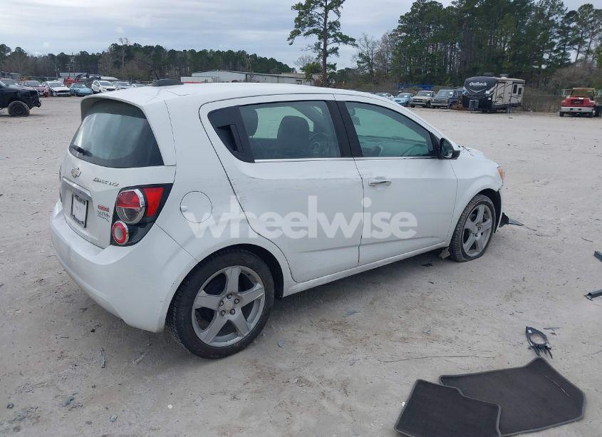 Photo 4 of 2015 Chevrolet Sonic LTZ AUTO (VIN 1G1JE6SB3F4216796)