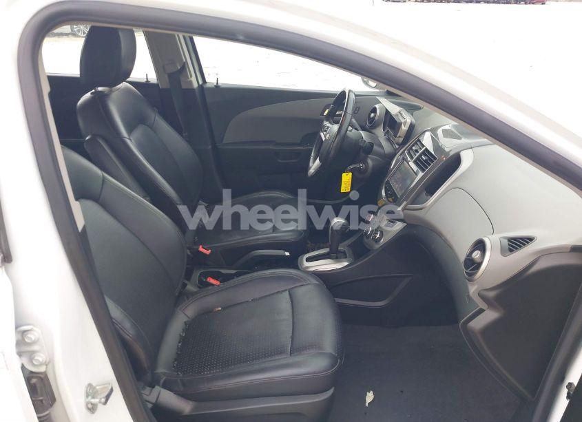Photo 5 of 2015 Chevrolet Sonic LTZ AUTO (VIN 1G1JE6SB3F4216796)