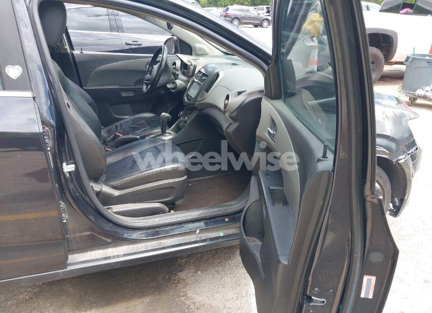 Photo 5 of 2015 Chevrolet Sonic LTZ AUTO (VIN 1G1JE6SB4F4125150)