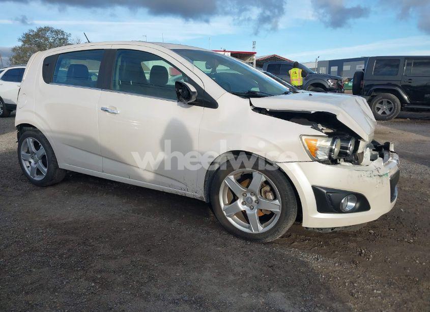 2015 Chevrolet Sonic LTZ AUTO (VIN 1G1JE6SB4F4188622) main photo