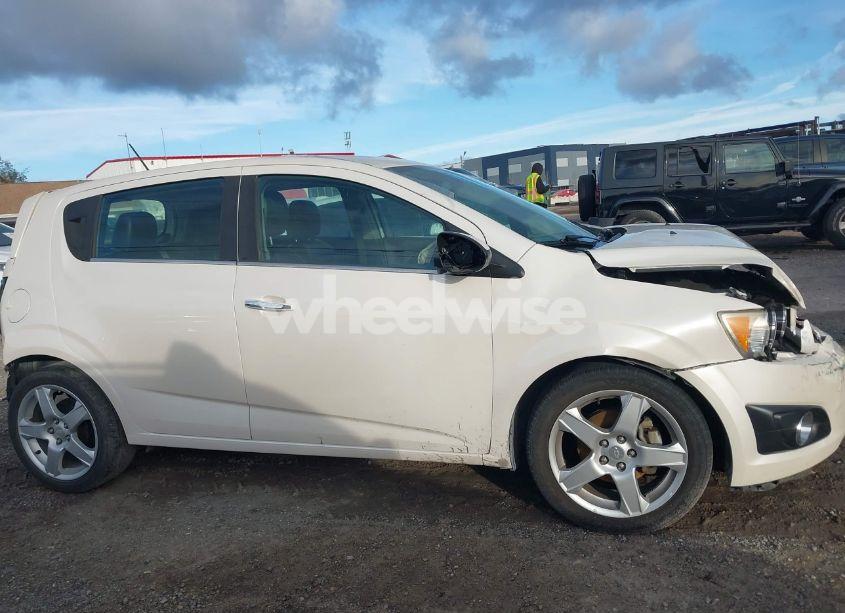 Photo 14 of 2015 Chevrolet Sonic LTZ AUTO (VIN 1G1JE6SB4F4188622)