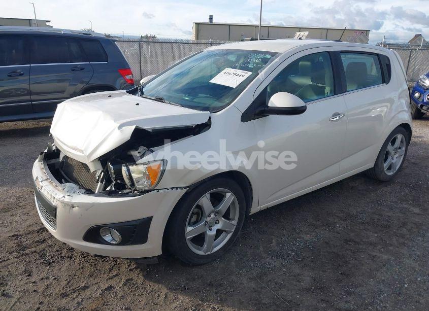 Photo 2 of 2015 Chevrolet Sonic LTZ AUTO (VIN 1G1JE6SB4F4188622)