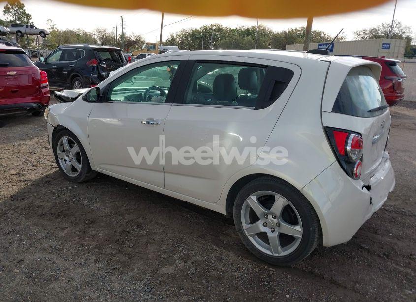 Photo 3 of 2015 Chevrolet Sonic LTZ AUTO (VIN 1G1JE6SB4F4188622)