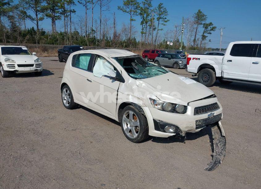 2015 Chevrolet Sonic LTZ AUTO (VIN 1G1JE6SB5F4102167) main photo
