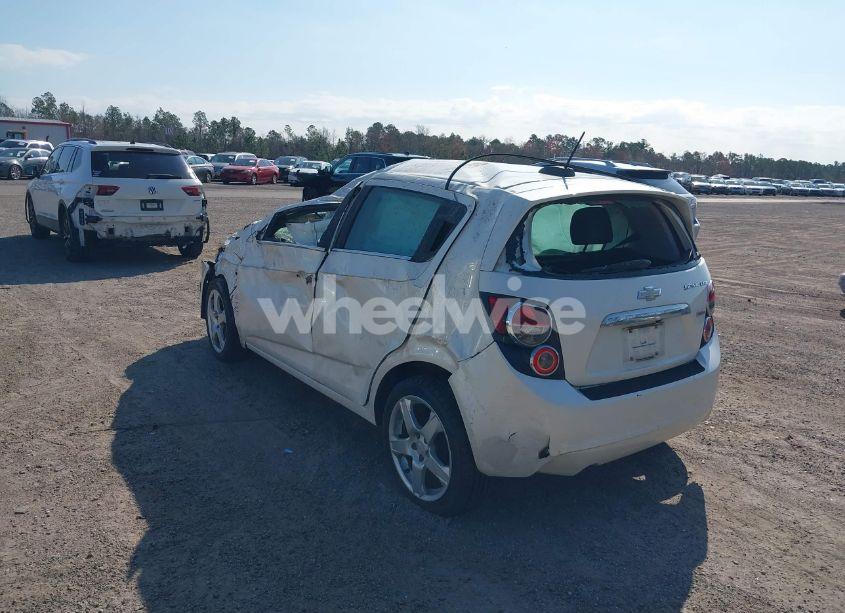 Photo 3 of 2015 Chevrolet Sonic LTZ AUTO (VIN 1G1JE6SB5F4102167)