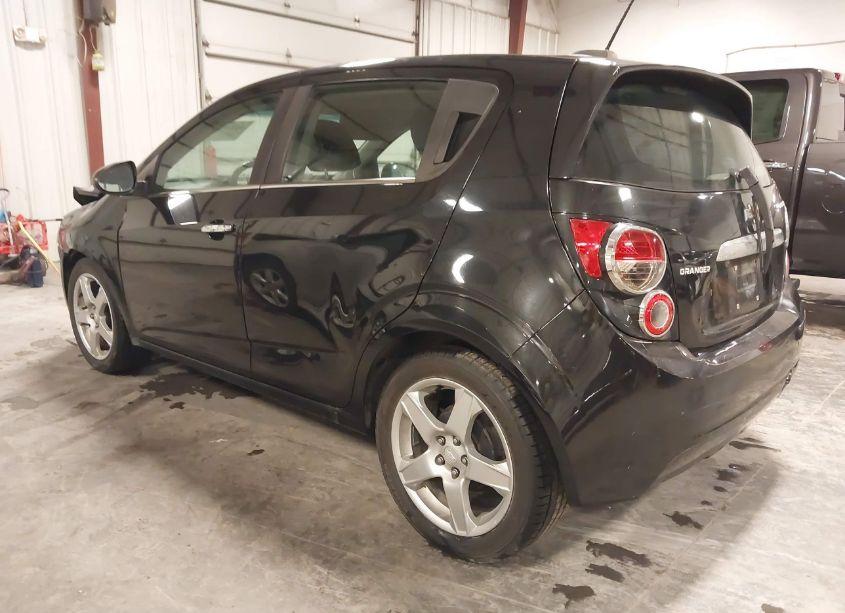 Photo 3 of 2015 Chevrolet Sonic LTZ AUTO (VIN 1G1JE6SB5F4198530)