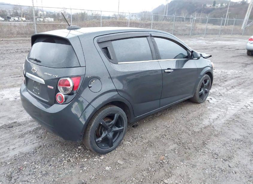 Photo 4 of 2015 Chevrolet Sonic LTZ AUTO (VIN 1G1JE6SB6F4108656)