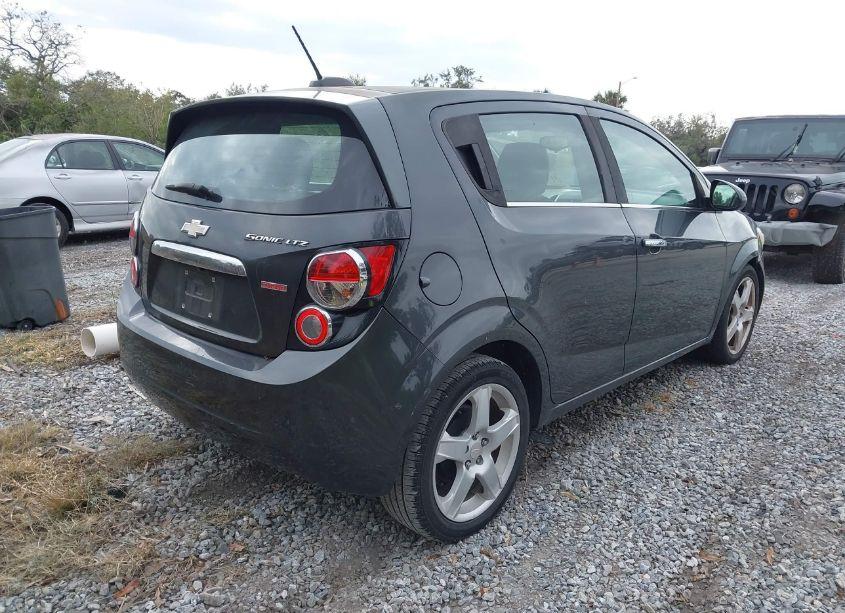 Photo 4 of 2016 Chevrolet Sonic LTZ AUTO (VIN 1G1JE6SB6G4153761)