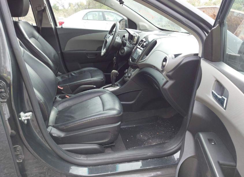 Photo 5 of 2016 Chevrolet Sonic LTZ AUTO (VIN 1G1JE6SB6G4153761)