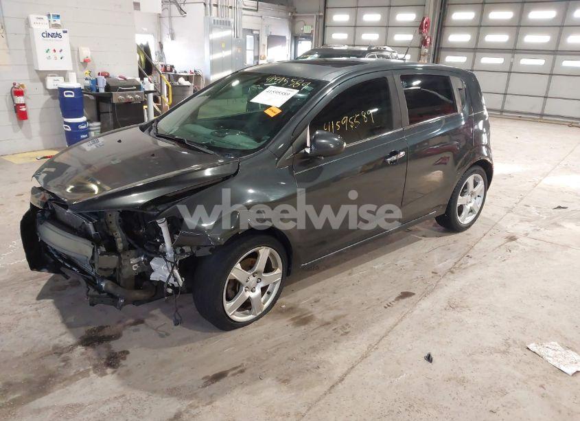 Photo 2 of 2014 Chevrolet Sonic LTZ AUTO (VIN 1G1JE6SB7E4180142)