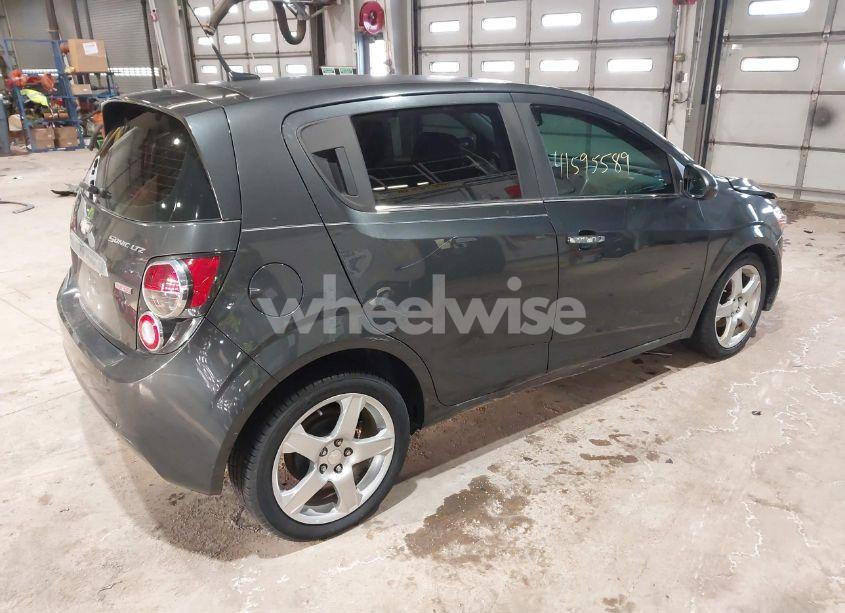 Photo 4 of 2014 Chevrolet Sonic LTZ AUTO (VIN 1G1JE6SB7E4180142)
