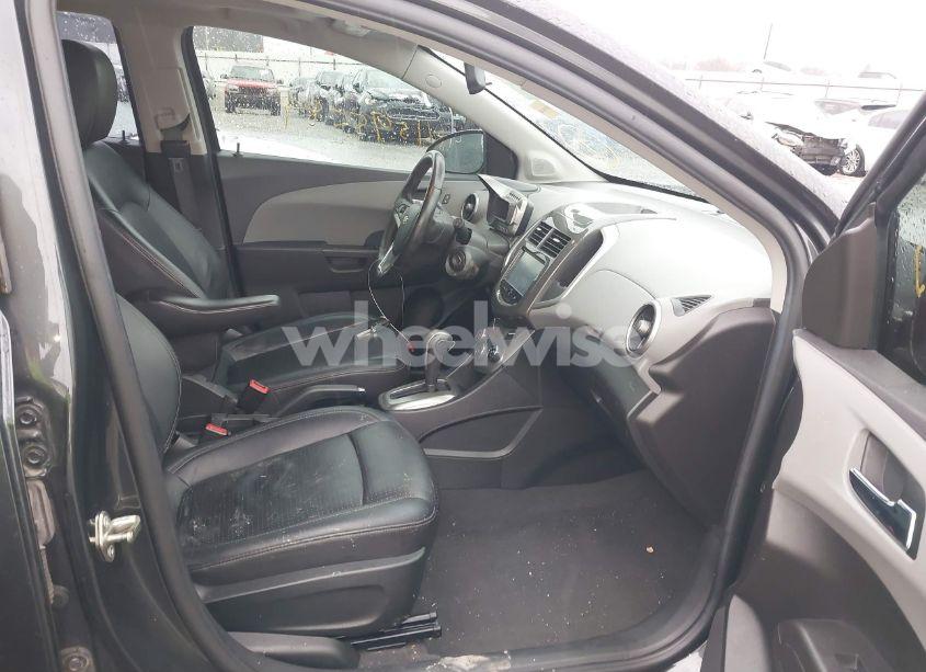 Photo 5 of 2014 Chevrolet Sonic LTZ AUTO (VIN 1G1JE6SB7E4180142)