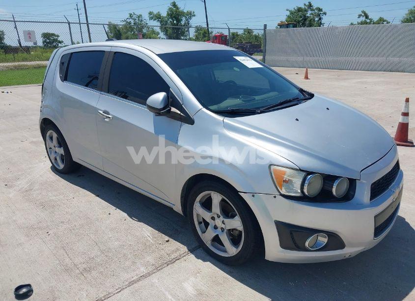 2015 Chevrolet Sonic LTZ AUTO (VIN 1G1JE6SB7F4107077) main photo