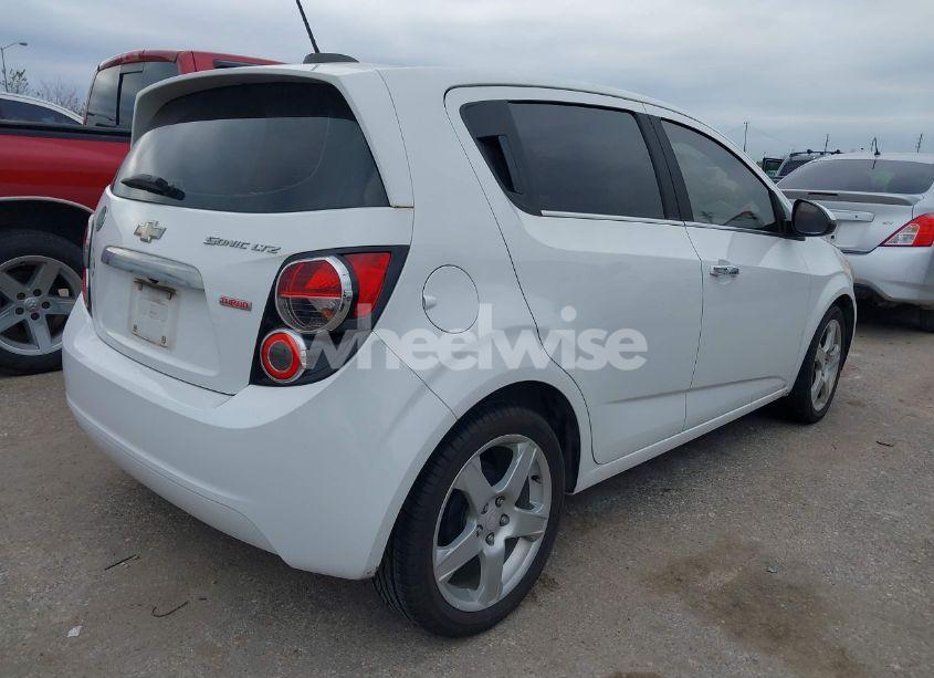 Photo 4 of 2015 Chevrolet Sonic LTZ AUTO (VIN 1G1JE6SB7F4108424)
