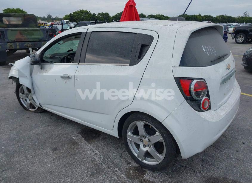 Photo 3 of 2015 Chevrolet Sonic LTZ AUTO (VIN 1G1JE6SB7F4122114)