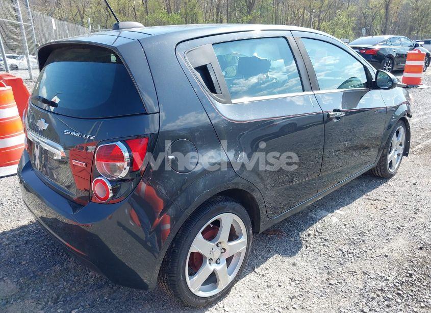 Photo 4 of 2015 Chevrolet Sonic LTZ AUTO (VIN 1G1JE6SB7F4201542)