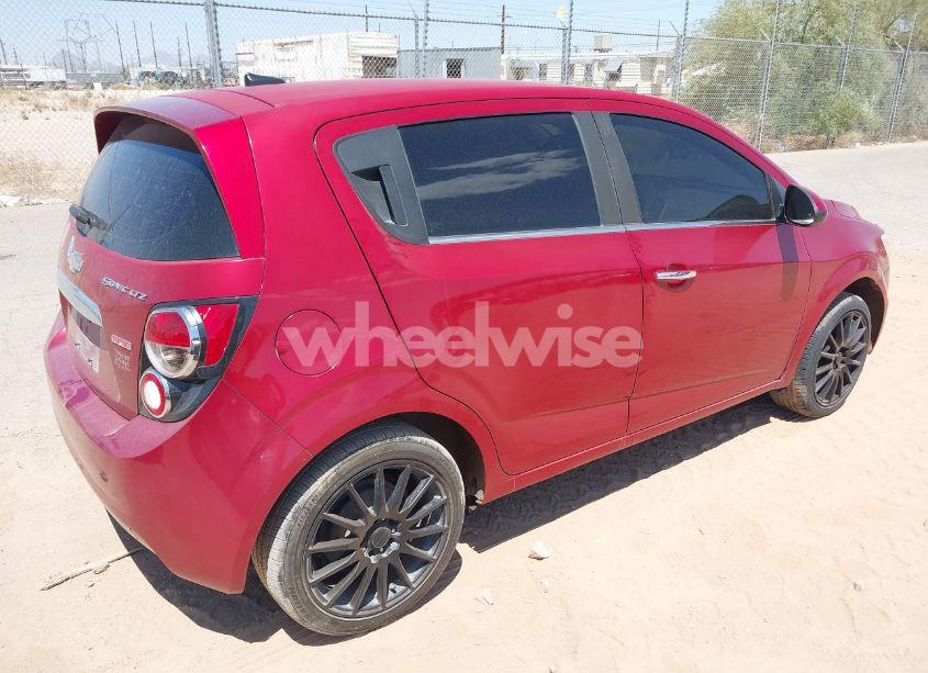 Photo 4 of 2014 Chevrolet Sonic LTZ AUTO (VIN 1G1JE6SB8E4117132)