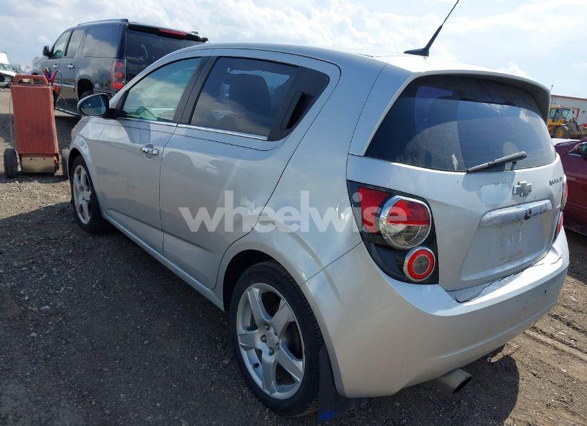 Photo 3 of 2014 Chevrolet Sonic LTZ AUTO (VIN 1G1JE6SB8E4218266)