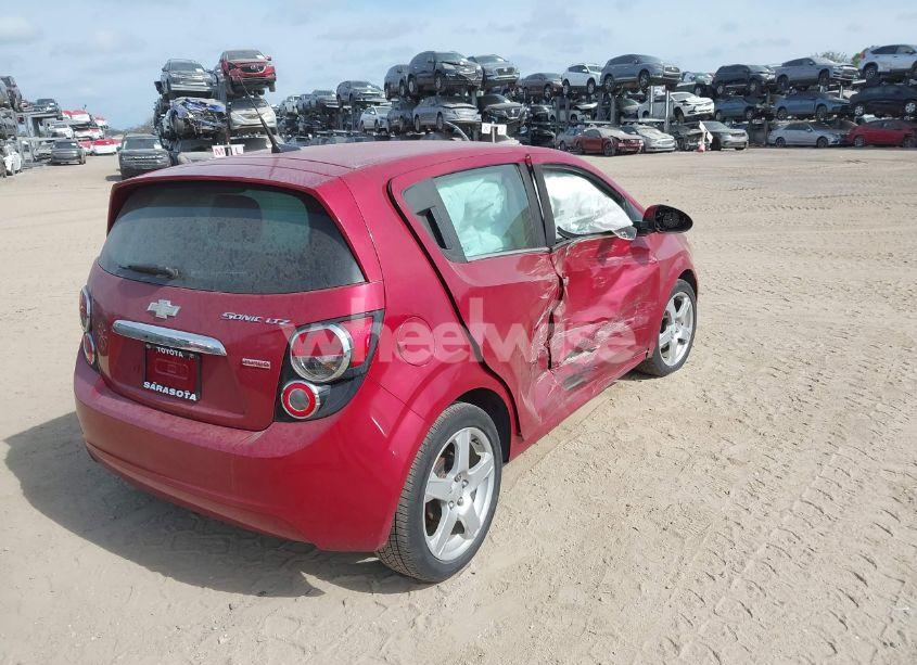 Photo 4 of 2014 Chevrolet Sonic LTZ AUTO (VIN 1G1JE6SB8E4226707)