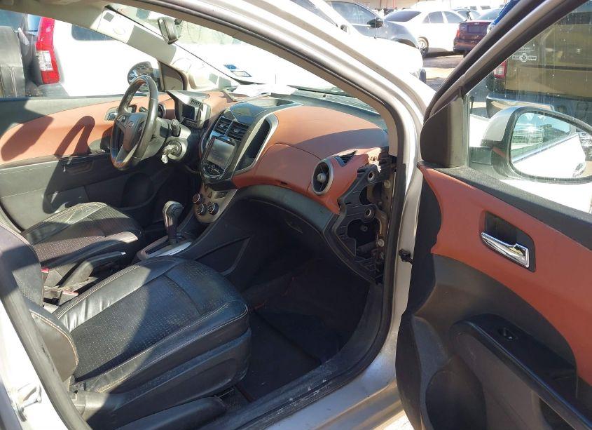 Photo 5 of 2015 Chevrolet Sonic LTZ AUTO (VIN 1G1JE6SB8F4121229)