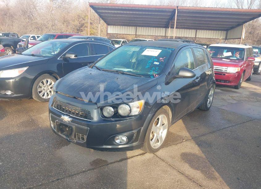 Photo 2 of 2016 Chevrolet Sonic LTZ AUTO (VIN 1G1JE6SB8G4143037)