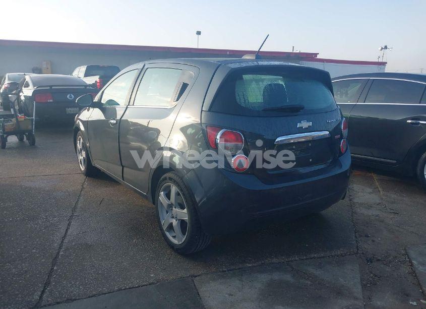 Photo 3 of 2016 Chevrolet Sonic LTZ AUTO (VIN 1G1JE6SB8G4143037)