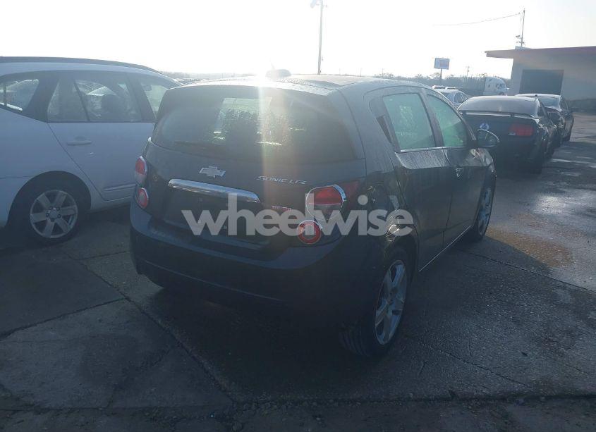 Photo 4 of 2016 Chevrolet Sonic LTZ AUTO (VIN 1G1JE6SB8G4143037)